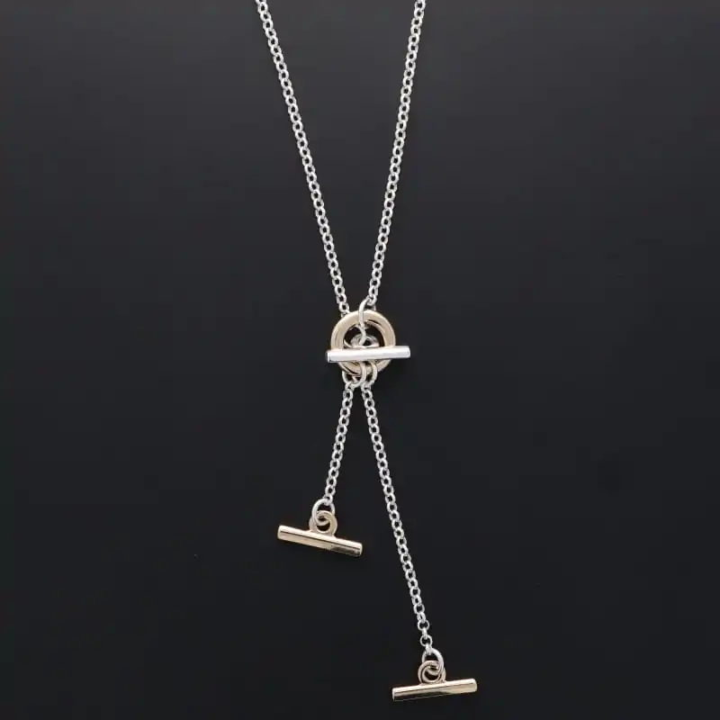 Secret de cuir – Bijoux en cuir et plaqué argent – France